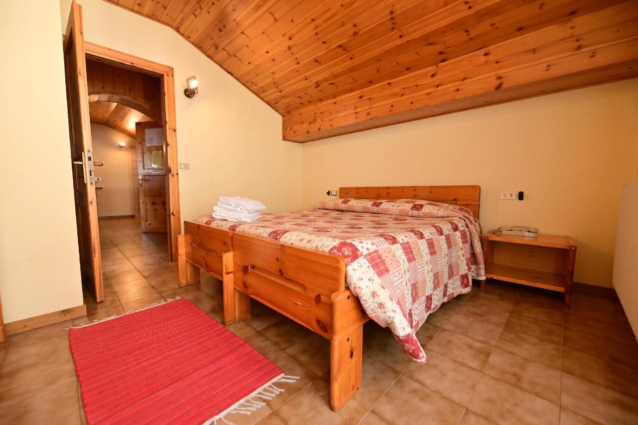 Residence Raethia Tra Bormio E Livigno Pradelle Bagian luar foto