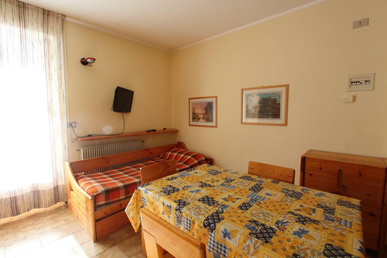 Residence Raethia Tra Bormio E Livigno Pradelle Bagian luar foto